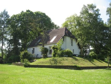 Haus Sonne vom Garten aus-kompr.